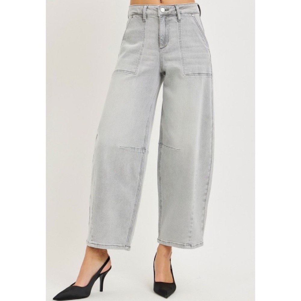 1225 • Washed Grey Soft Stretch Relaxed Fit Barrel Jeans